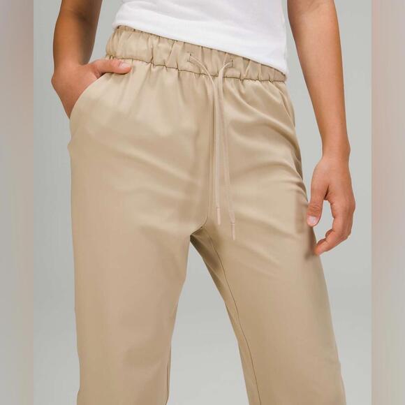 Lululemon Stretch High Rise Crop - Picture 2 of 12